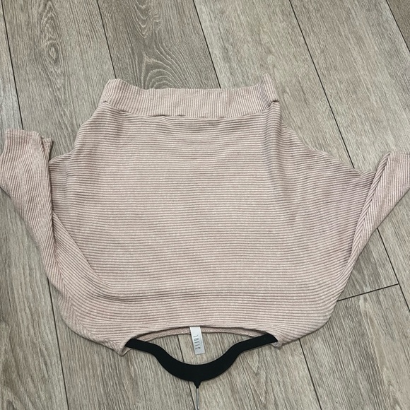 Jolie Tan Small Boxy Ribbed cropped batwing tee - Picture 5 of 7